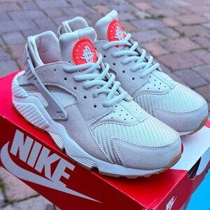 Women’s Nike Air Huarache Run TXT 'Light Bone' Sneakers - US Size 9 Barely Worn